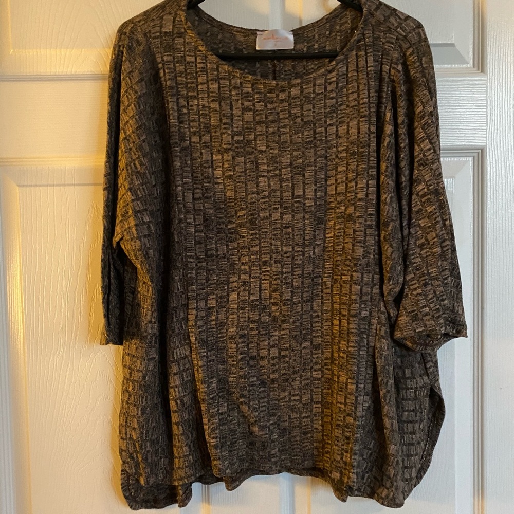 NWOT 3/4 sleeve top